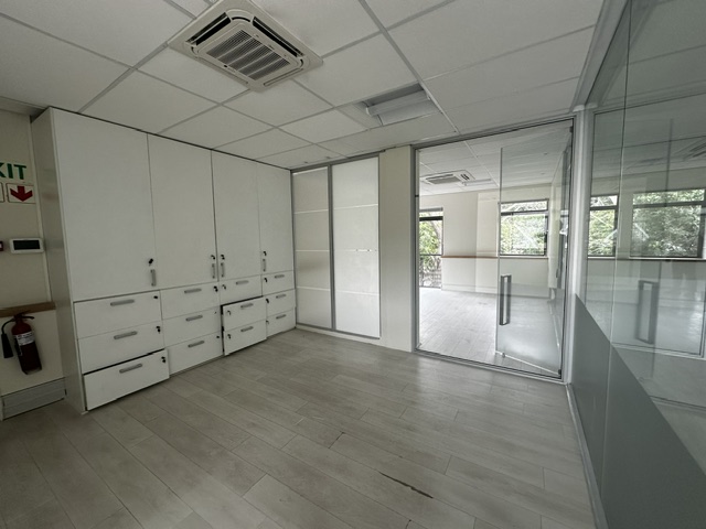To Let Commercial Property for Rent in Newlands Western Cape